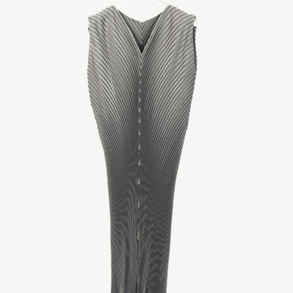 Issey Miyake Metallic Silver Pleated Sleeveless Maxi Dress - Picture 1 of 8